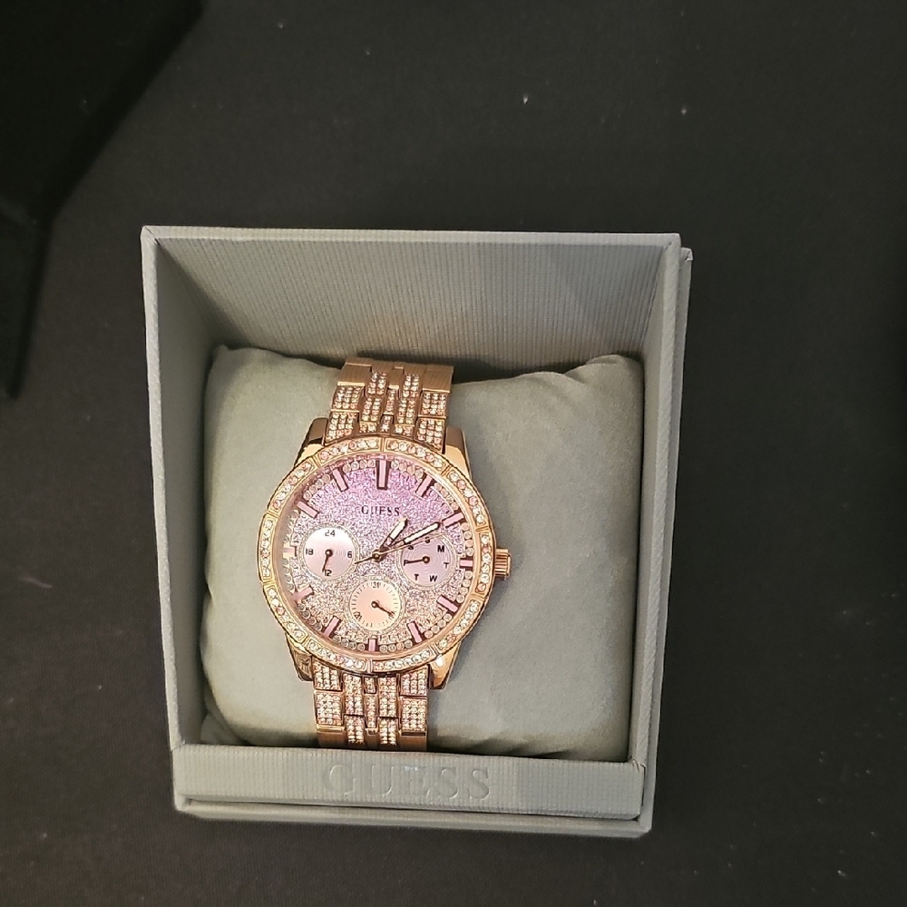 Guess Women's Rose Gold Watch